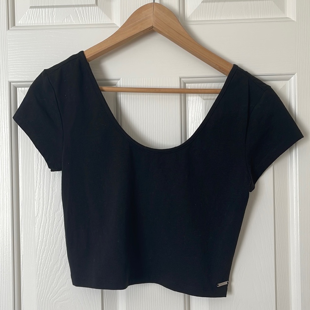 GUESS Crop Top